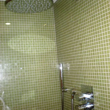 Five Stars Apt And Pool At Ambassador * クラン